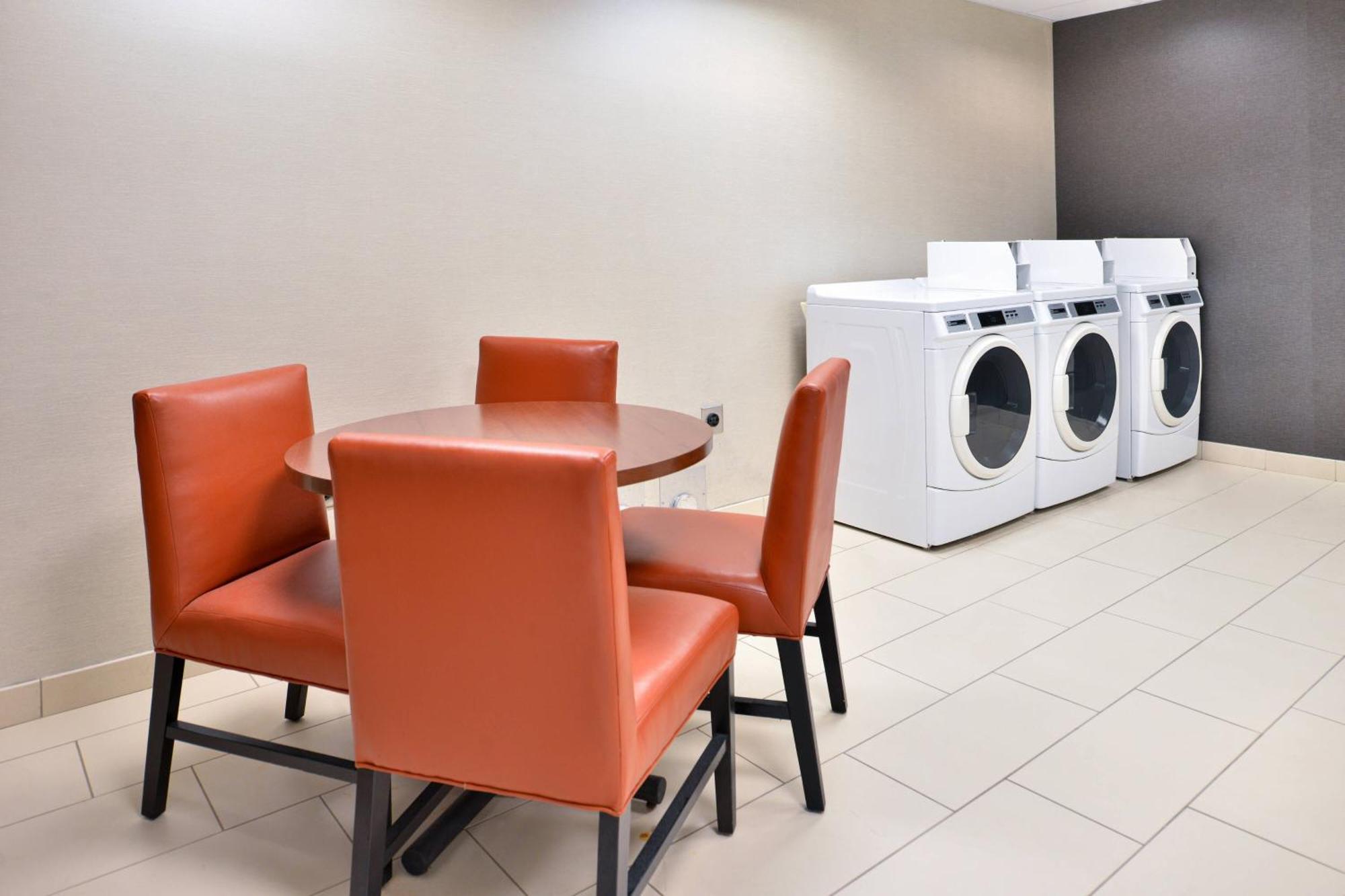 Hotel By Marriott Coralville